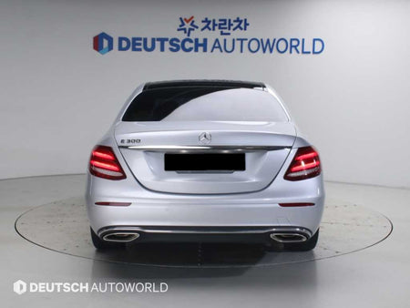 Mercedes-Benz E-Class — photo 04