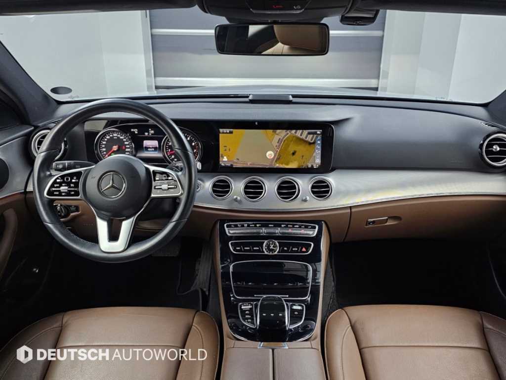 Mercedes-Benz E-Class — photo 07
