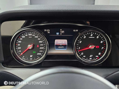 Mercedes-Benz E-Class — photo 08