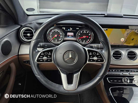 Mercedes-Benz E-Class — photo 13