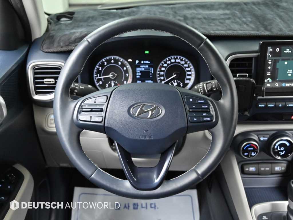 Hyundai Venue — photo 13