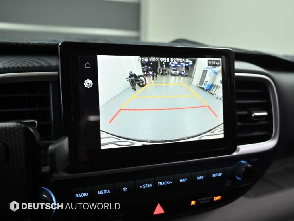 Hyundai Venue — photo 15