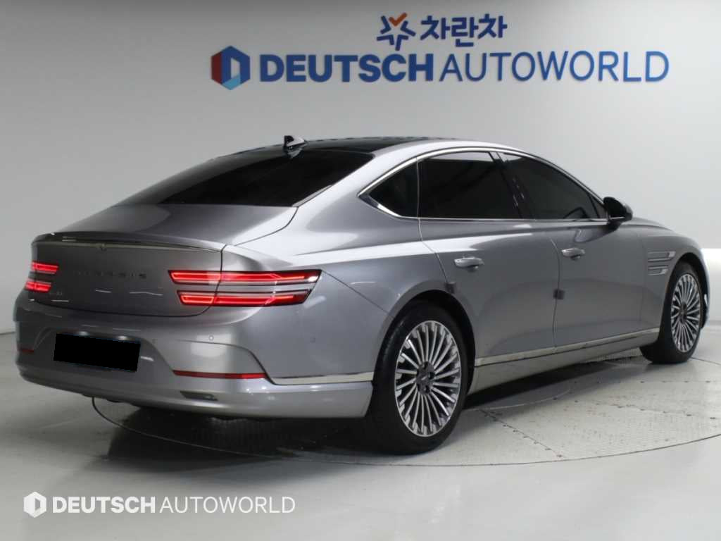 Genesis G80 — photo 02