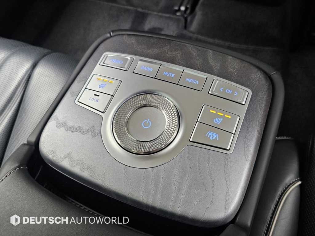 Genesis G80 — photo 16