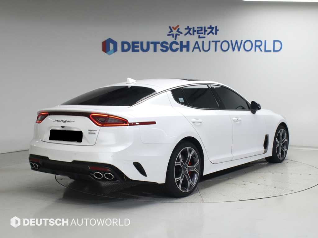 Kia Stinger — photo 02