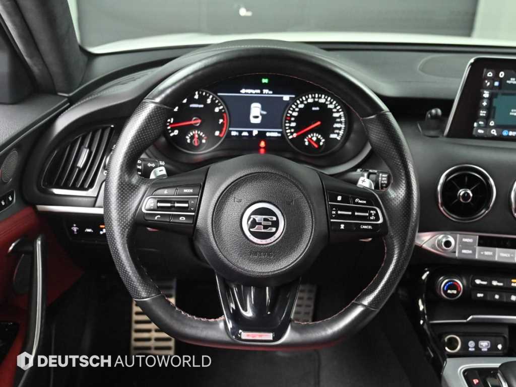 Kia Stinger — photo 13