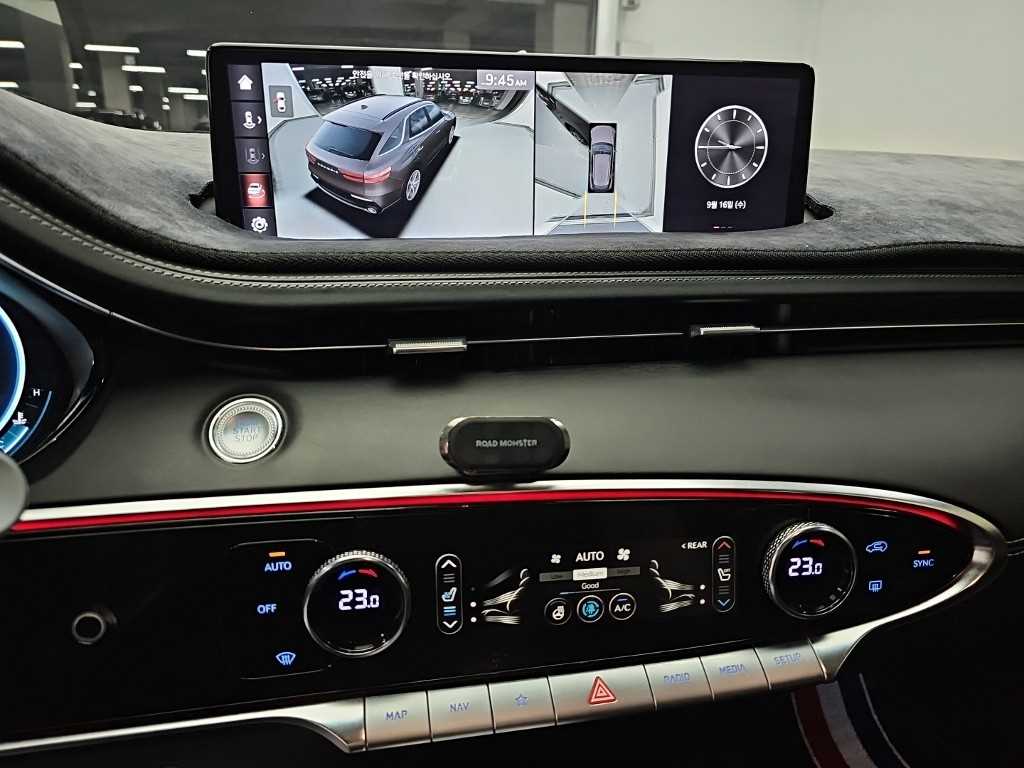 Genesis GV70 — photo 10
