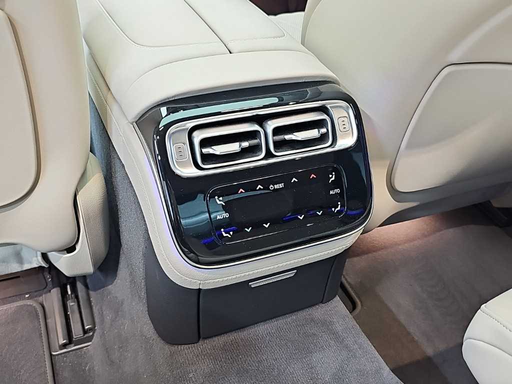 Mercedes-Benz S-Class — photo 13