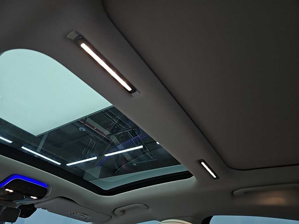 Mercedes-Benz S-Class — photo 15