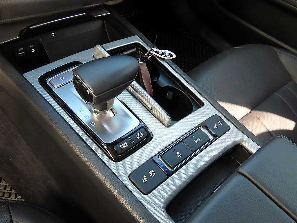 Genesis G80 — photo 11