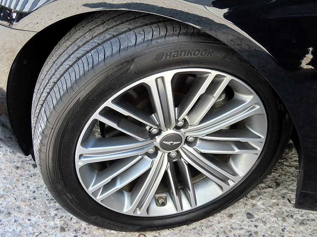 Genesis G80 — photo 20