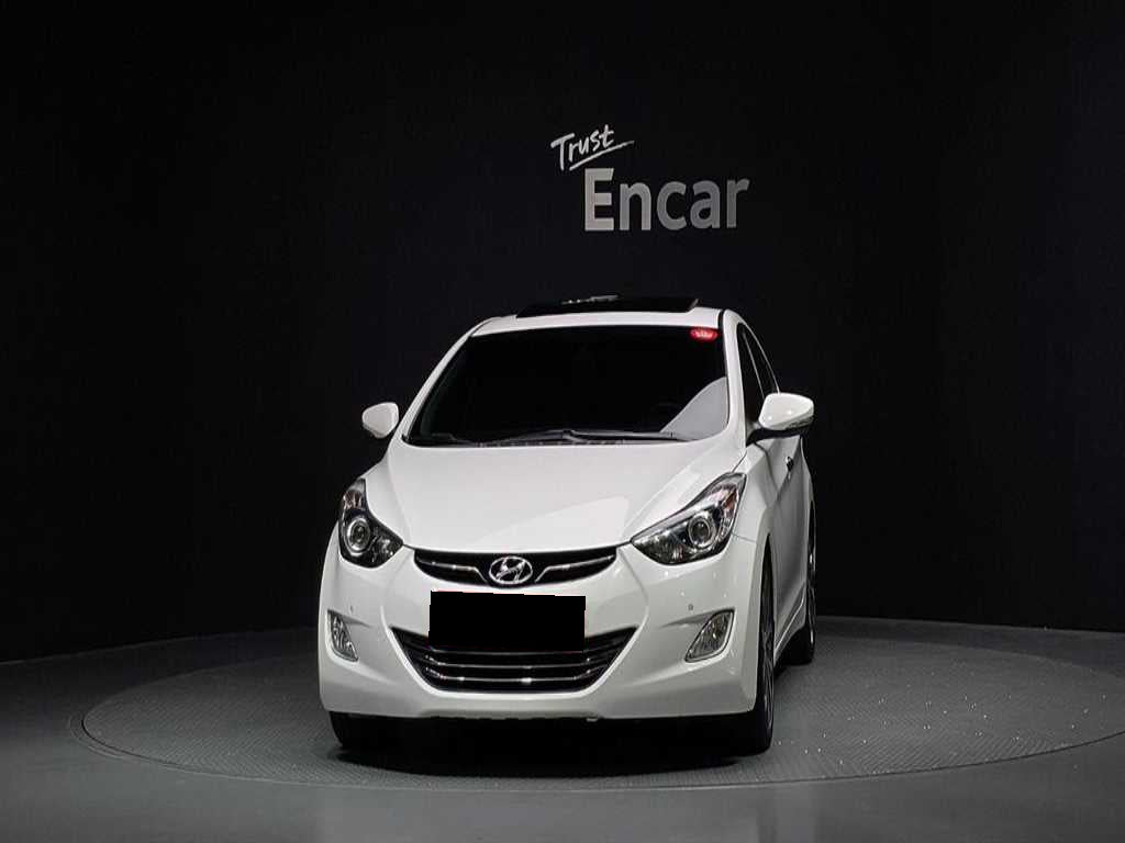 Hyundai Avante — photo 02