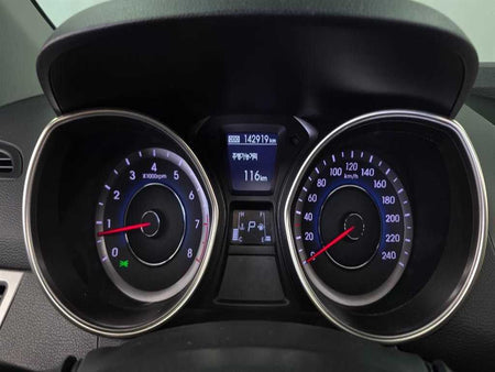 Hyundai Avante — photo 06