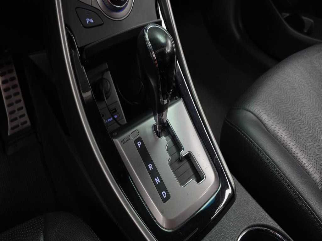 Hyundai Avante — photo 16