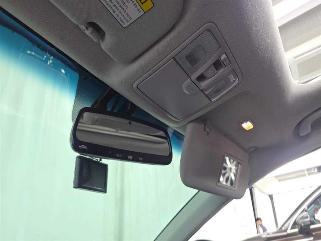 Hyundai Avante — photo 20