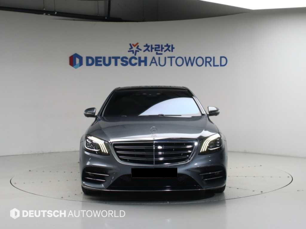 Mercedes-Benz S-Class — photo 01
