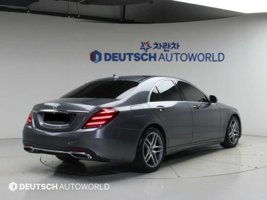 Mercedes-Benz S-Class — photo 04