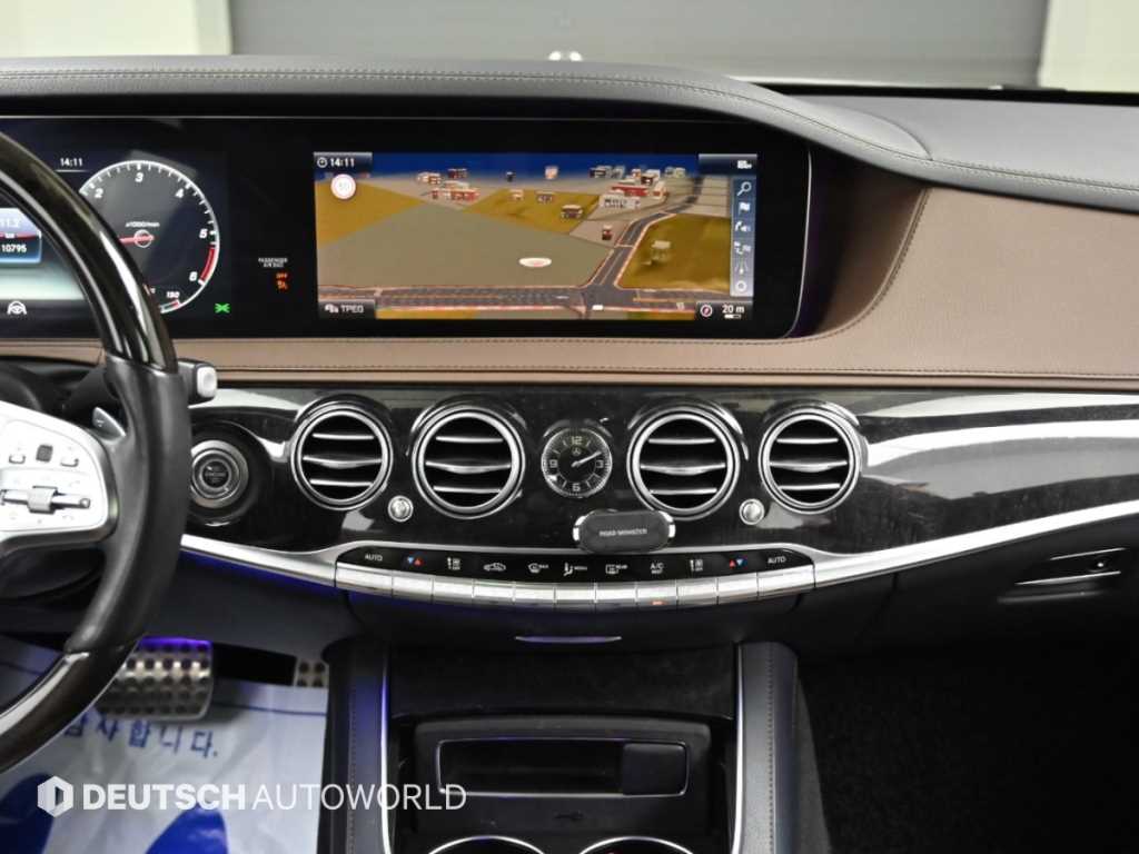 Mercedes-Benz S-Class — photo 14