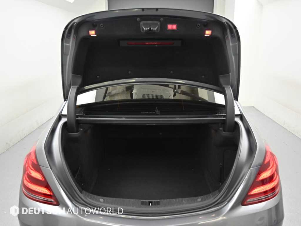 Mercedes-Benz S-Class — photo 19