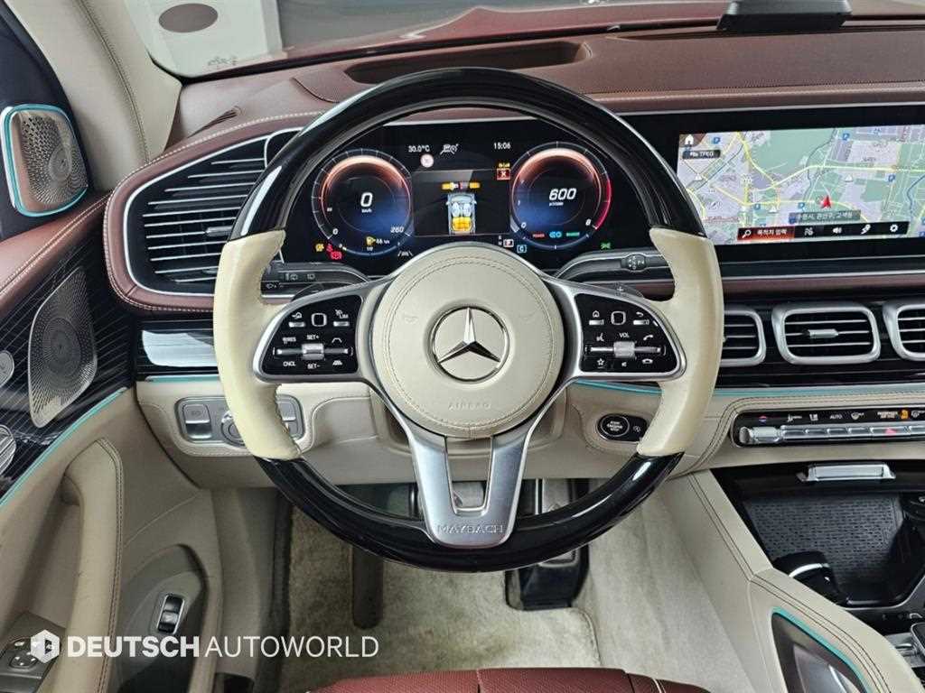 Mercedes-Benz GLS-Class — photo 15