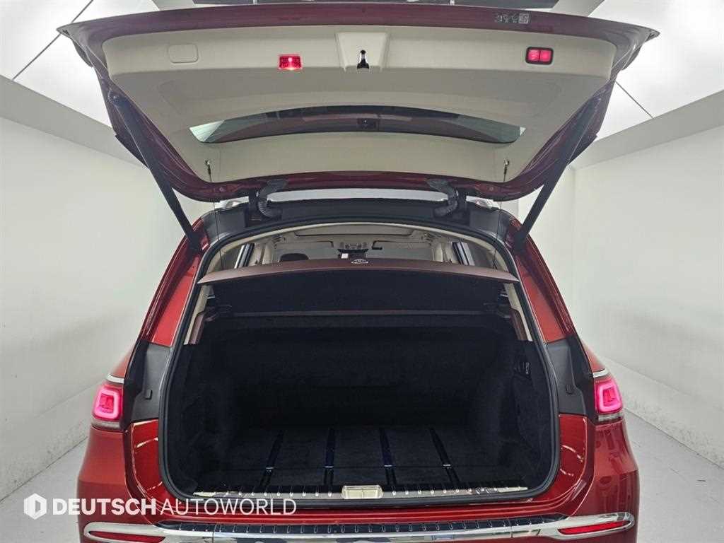 Mercedes-Benz GLS-Class — photo 19