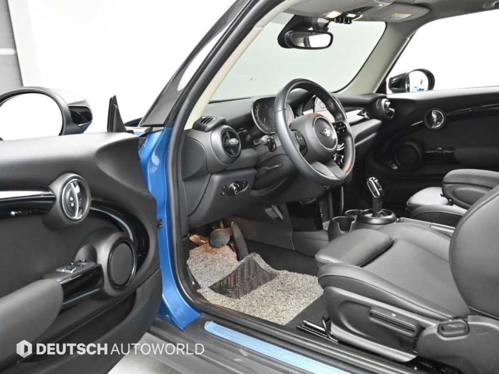 Mini Cooper — photo 11