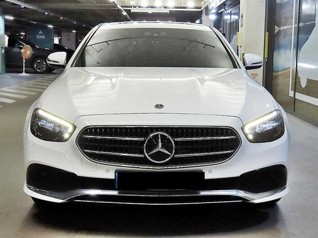 Mercedes-Benz E-Class — photo 03