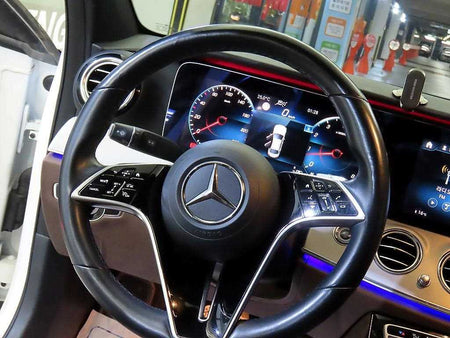Mercedes-Benz E-Class — photo 08