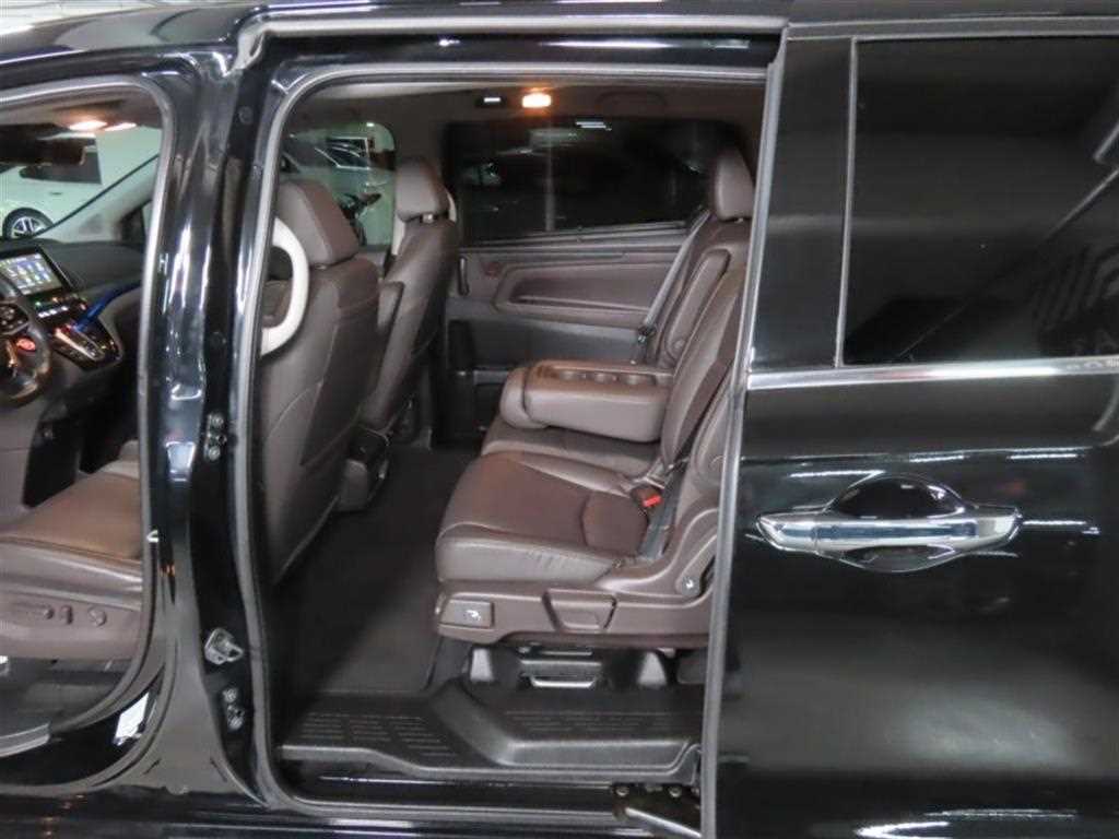 Honda Odyssey — photo 14