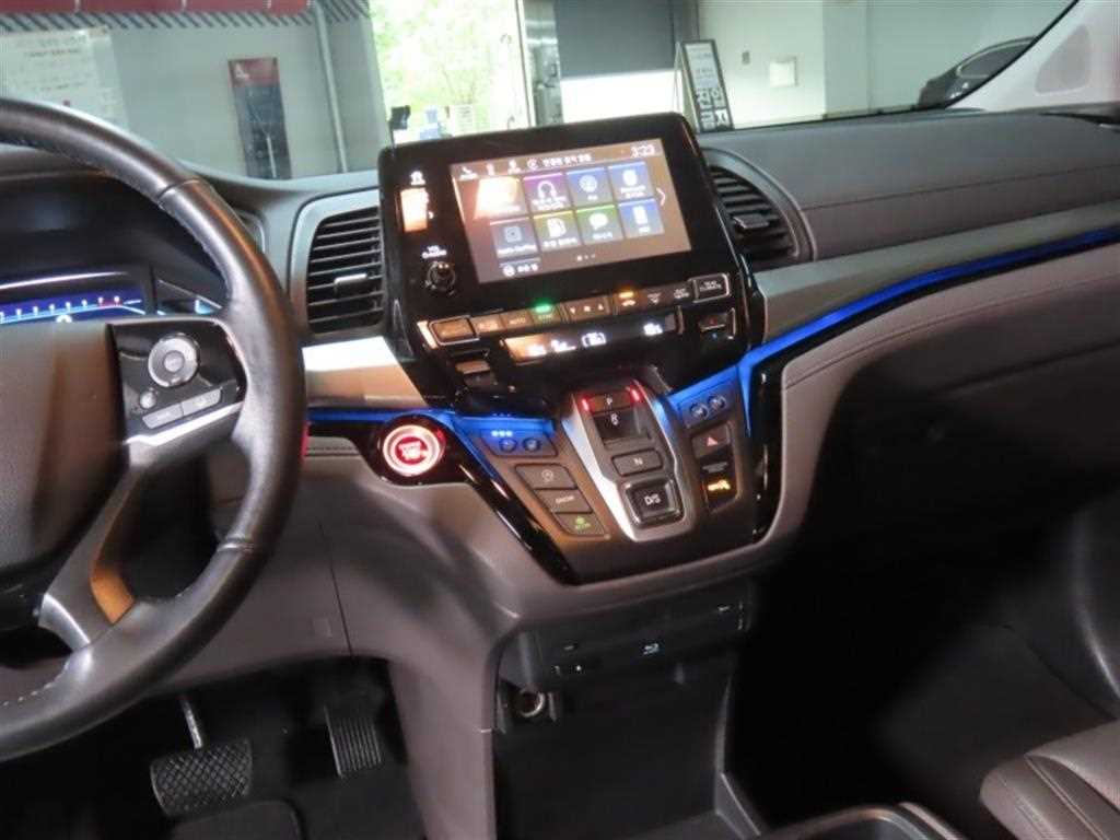Honda Odyssey — photo 16