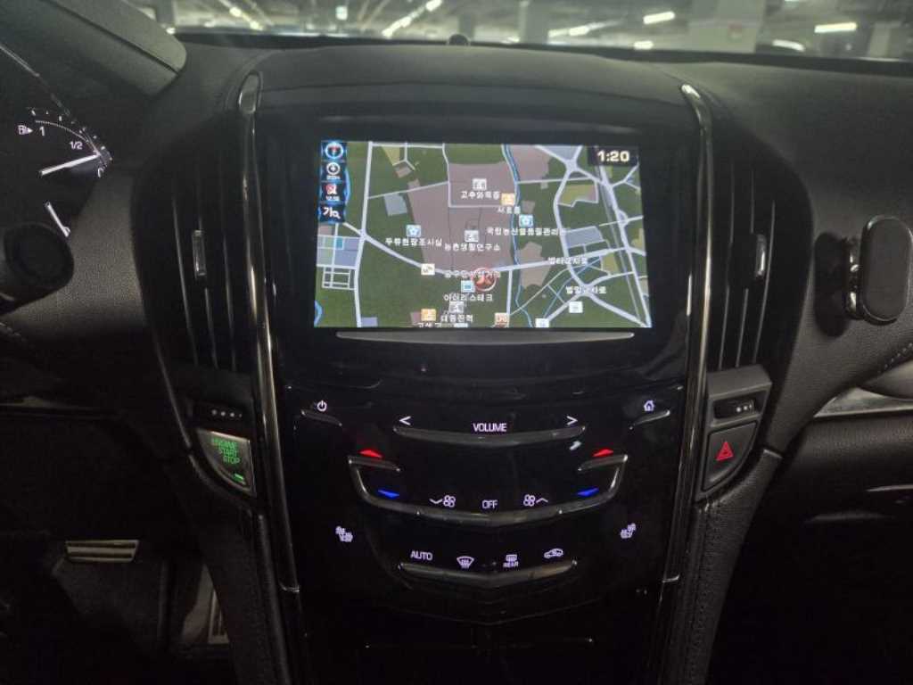 Cadillac ATS — photo 09