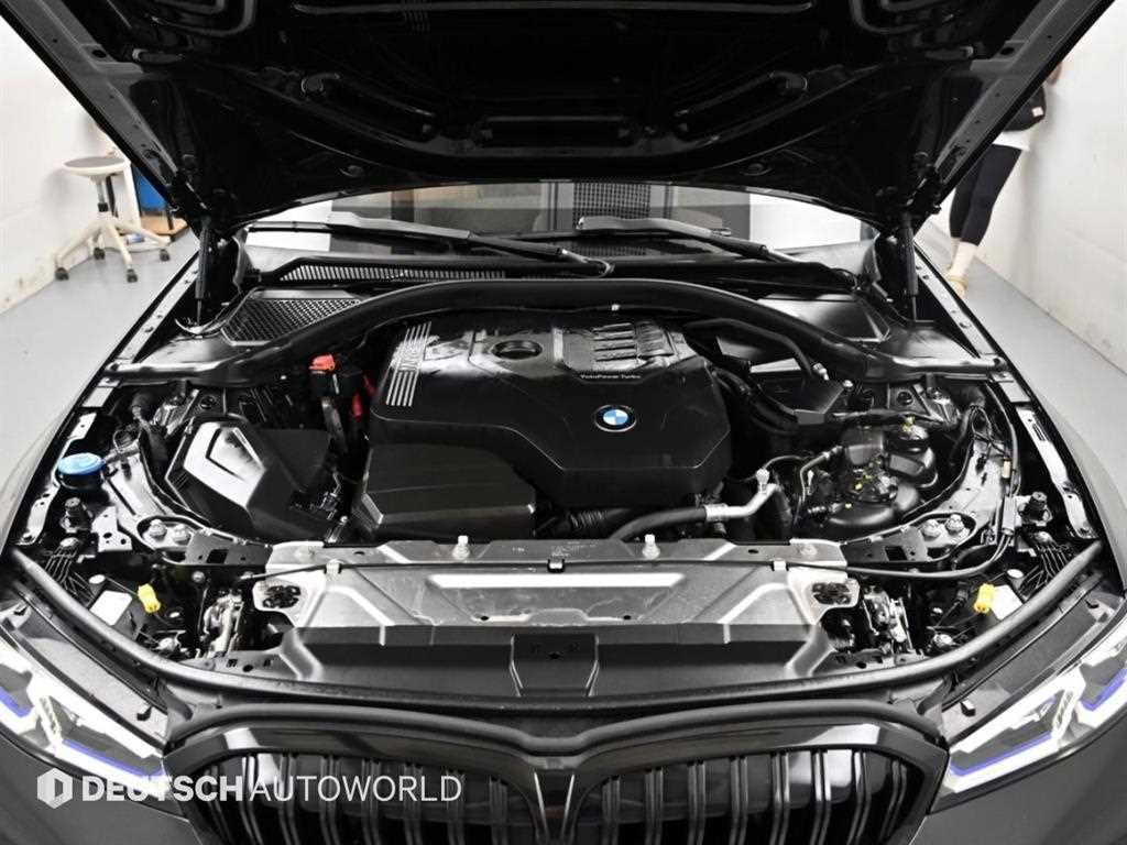 BMW 3-Series — photo 20