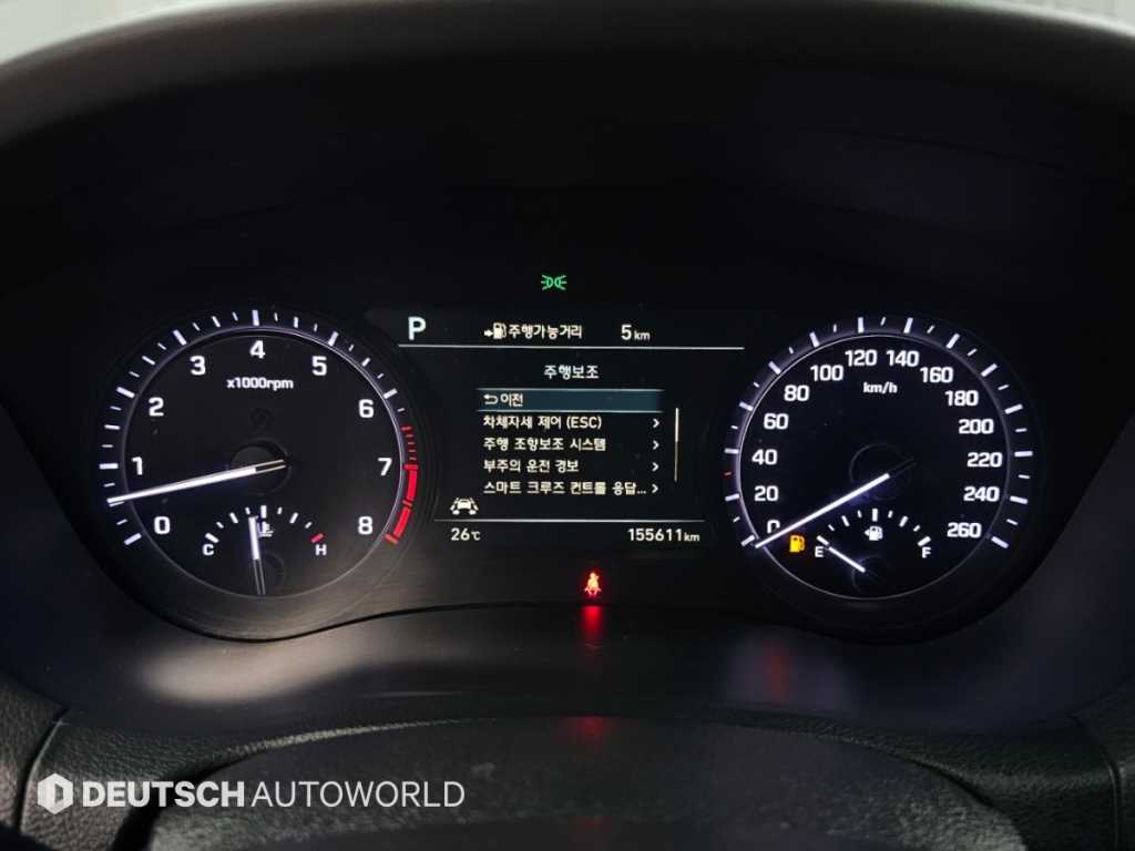 Genesis G80 — photo 08