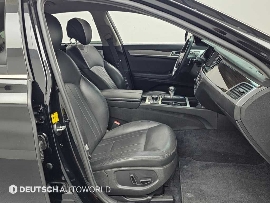 Genesis G80 — photo 10