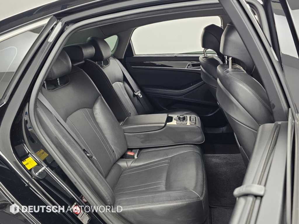 Genesis G80 — photo 12
