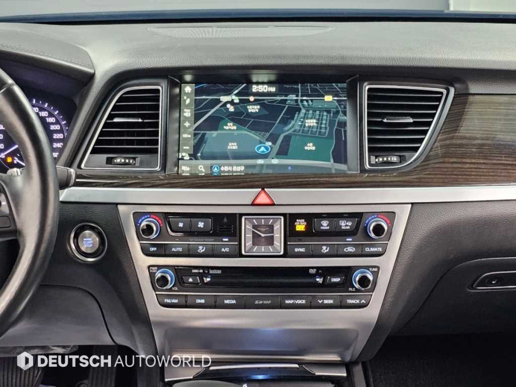 Genesis G80 — photo 14