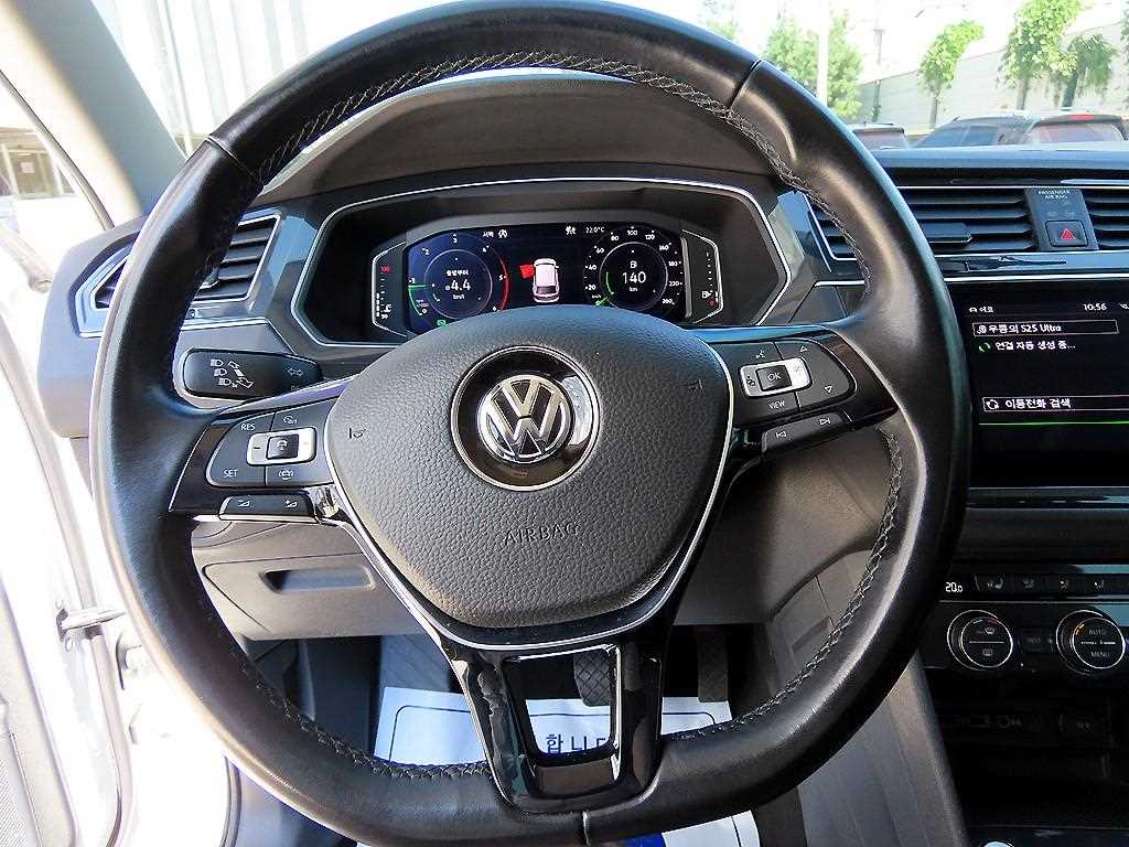 Volkswagen Tiguan — photo 08
