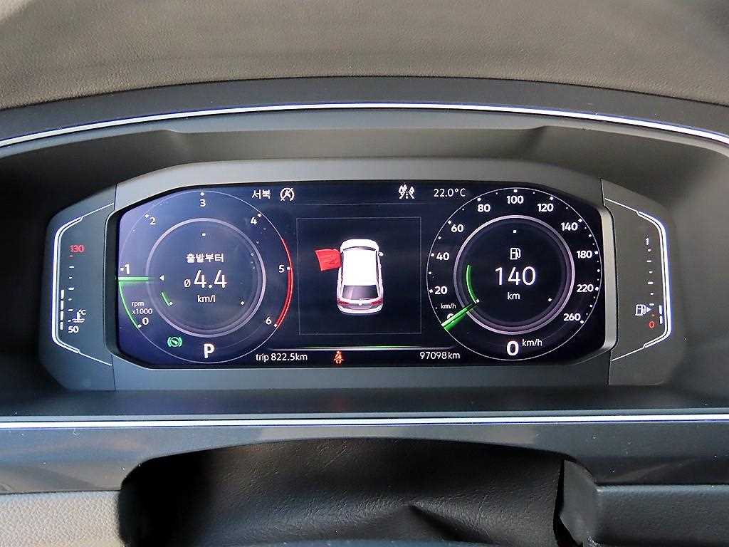 Volkswagen Tiguan — photo 09