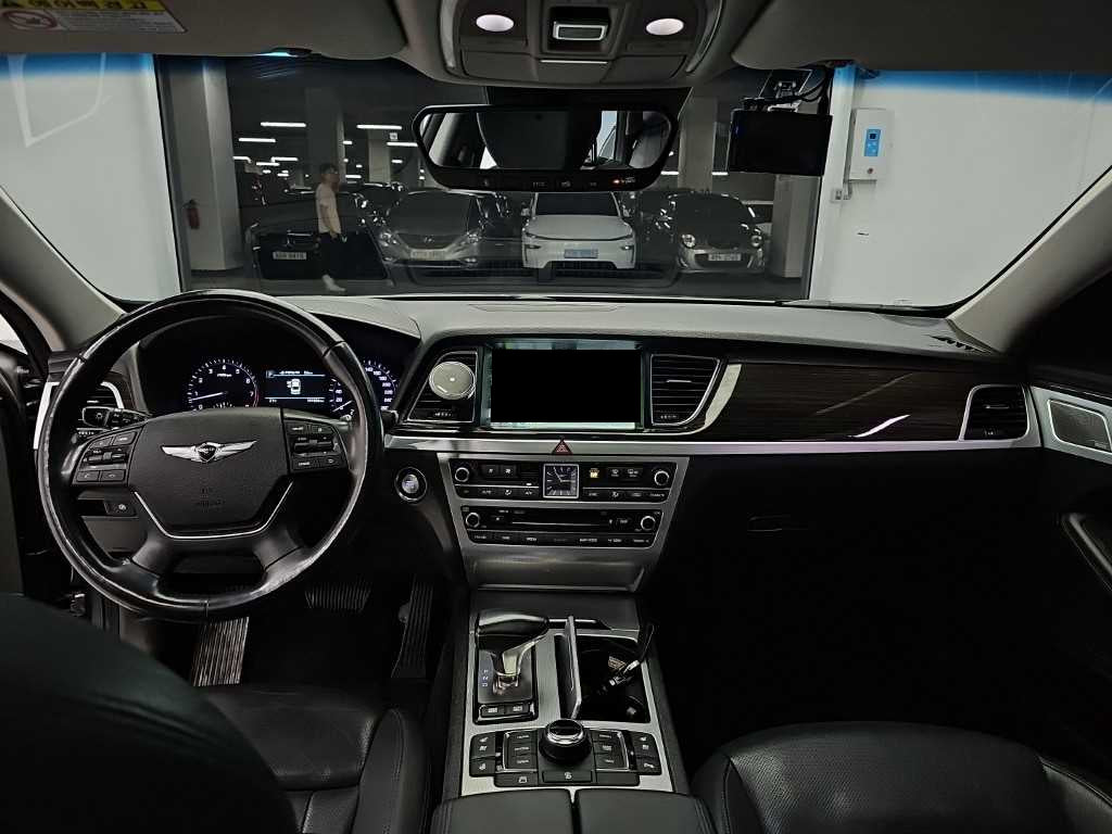 Genesis G80 — photo 07