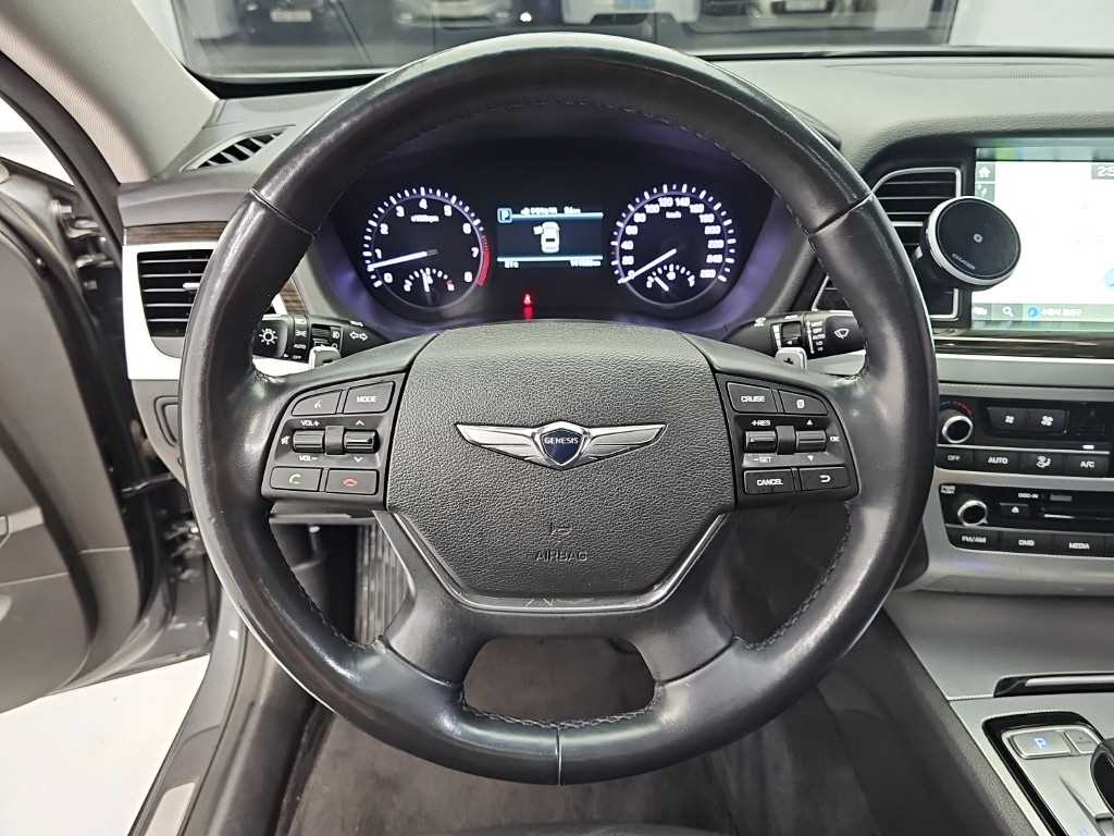 Genesis G80 — photo 09