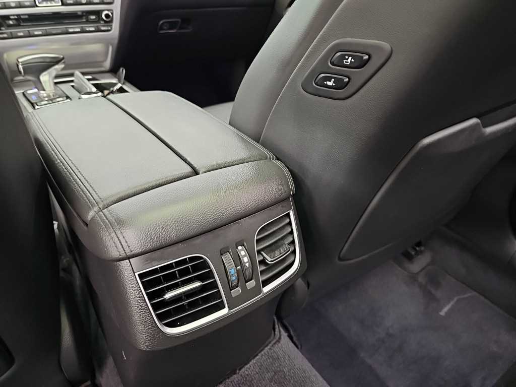 Genesis G80 — photo 13