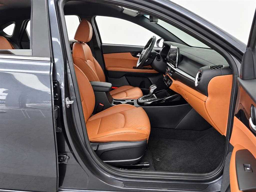 Kia K3 — photo 12