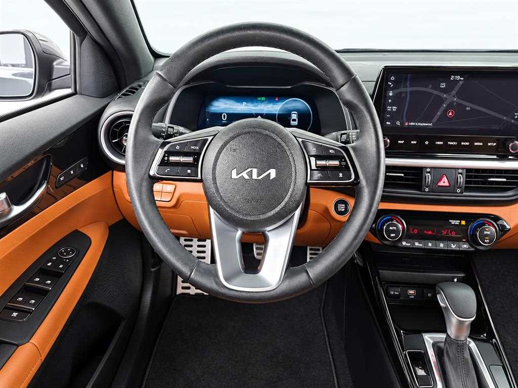 Kia K3 — photo 13