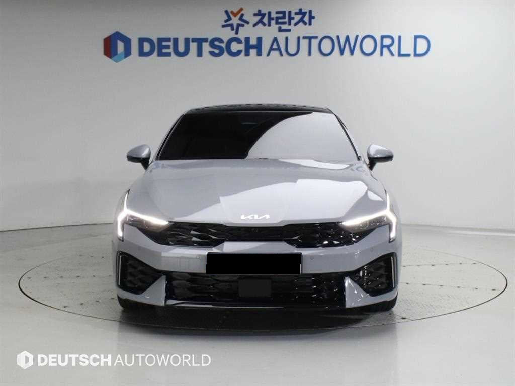 Kia K5 — photo 03