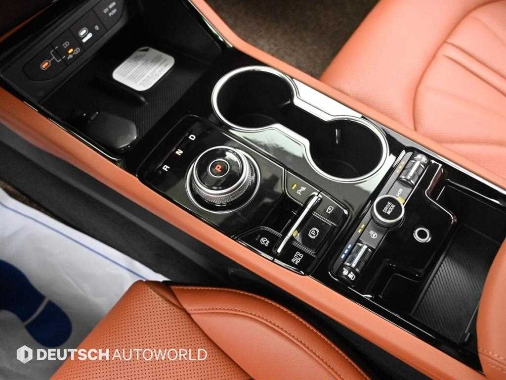 Kia K5 — photo 09