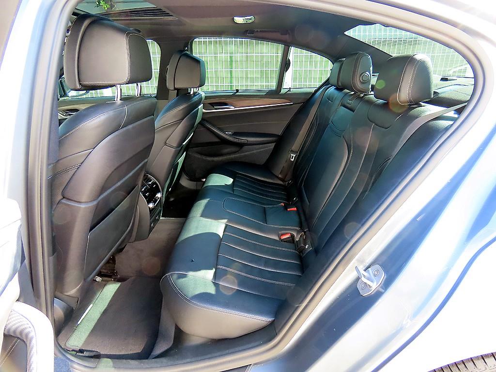 BMW 5-Series — photo 06