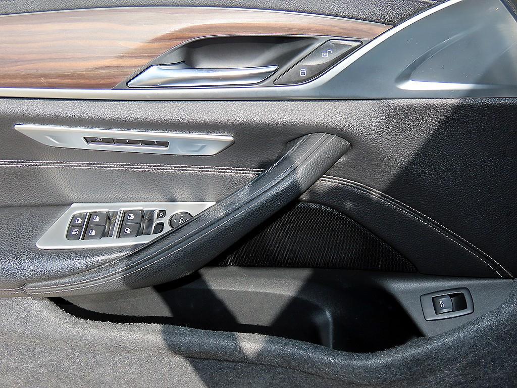 BMW 5-Series — photo 13