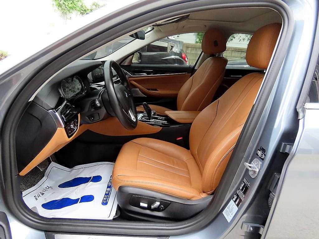 BMW 5-Series — photo 05
