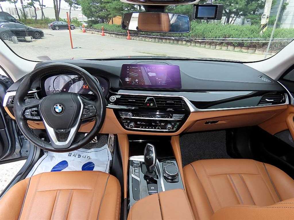BMW 5-Series — photo 07