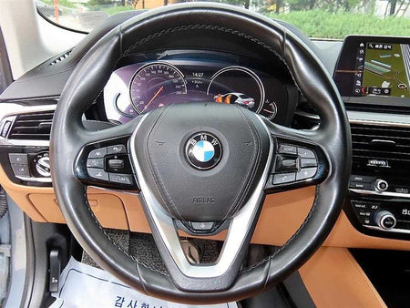 BMW 5-Series — photo 08